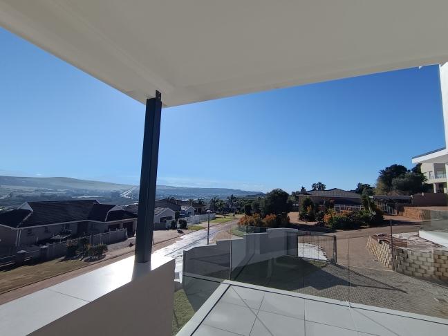 4 Bedroom Property for Sale in Hartenbos Heuwels Western Cape